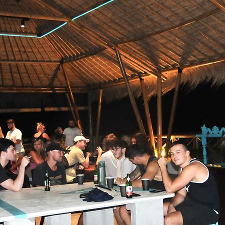 Canggu Central Hostel Bagian luar foto