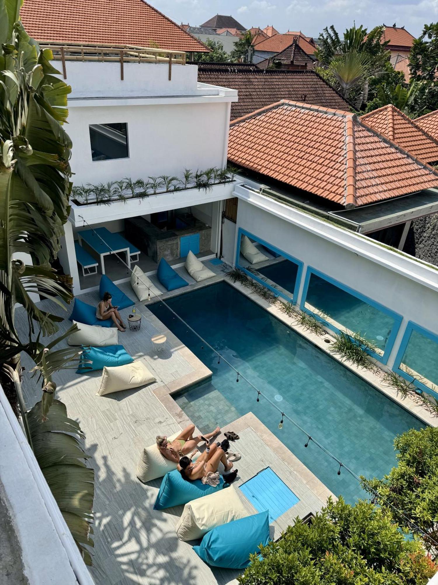 Canggu Central Hostel Bagian luar foto