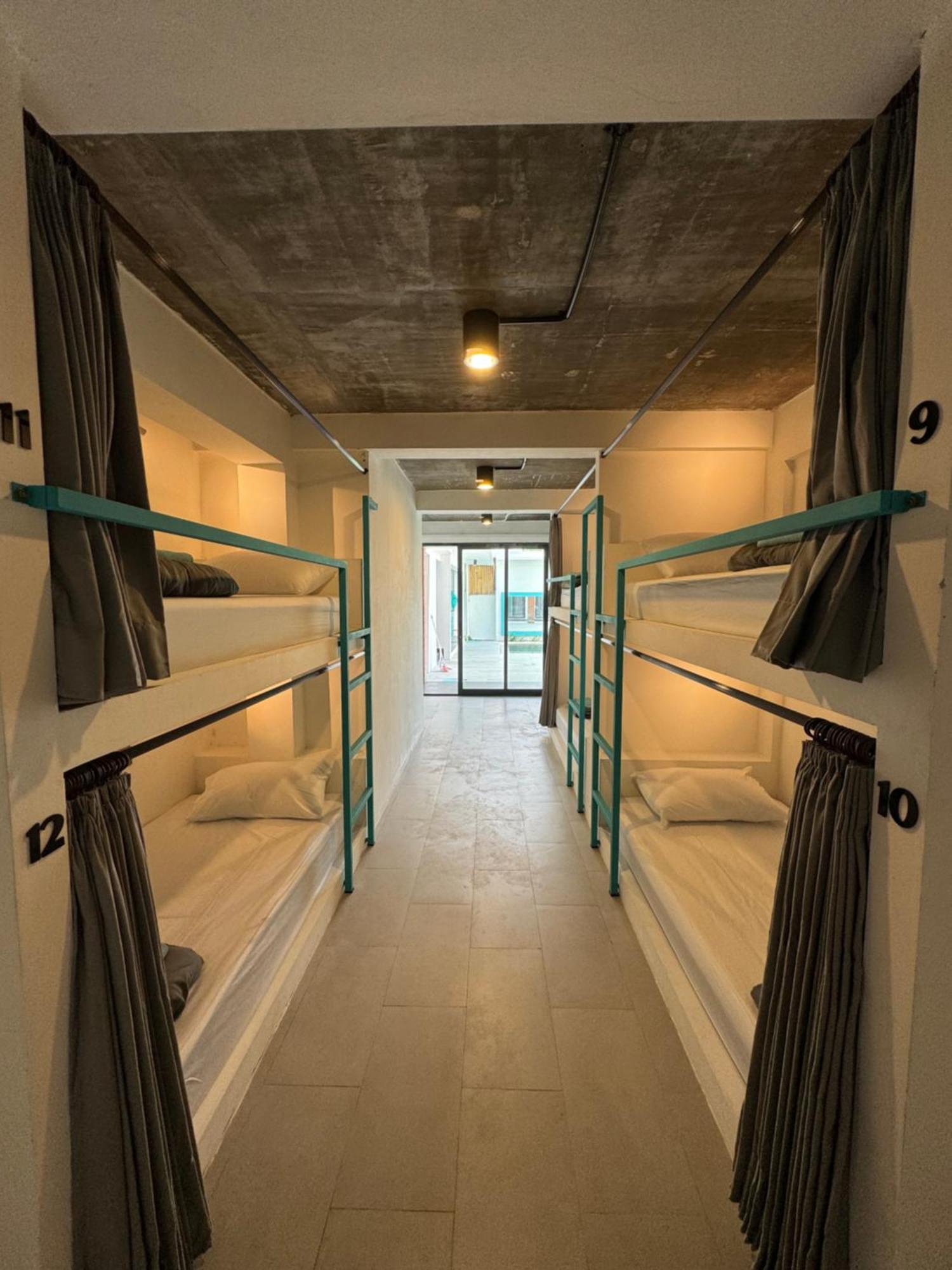 Canggu Central Hostel Bagian luar foto