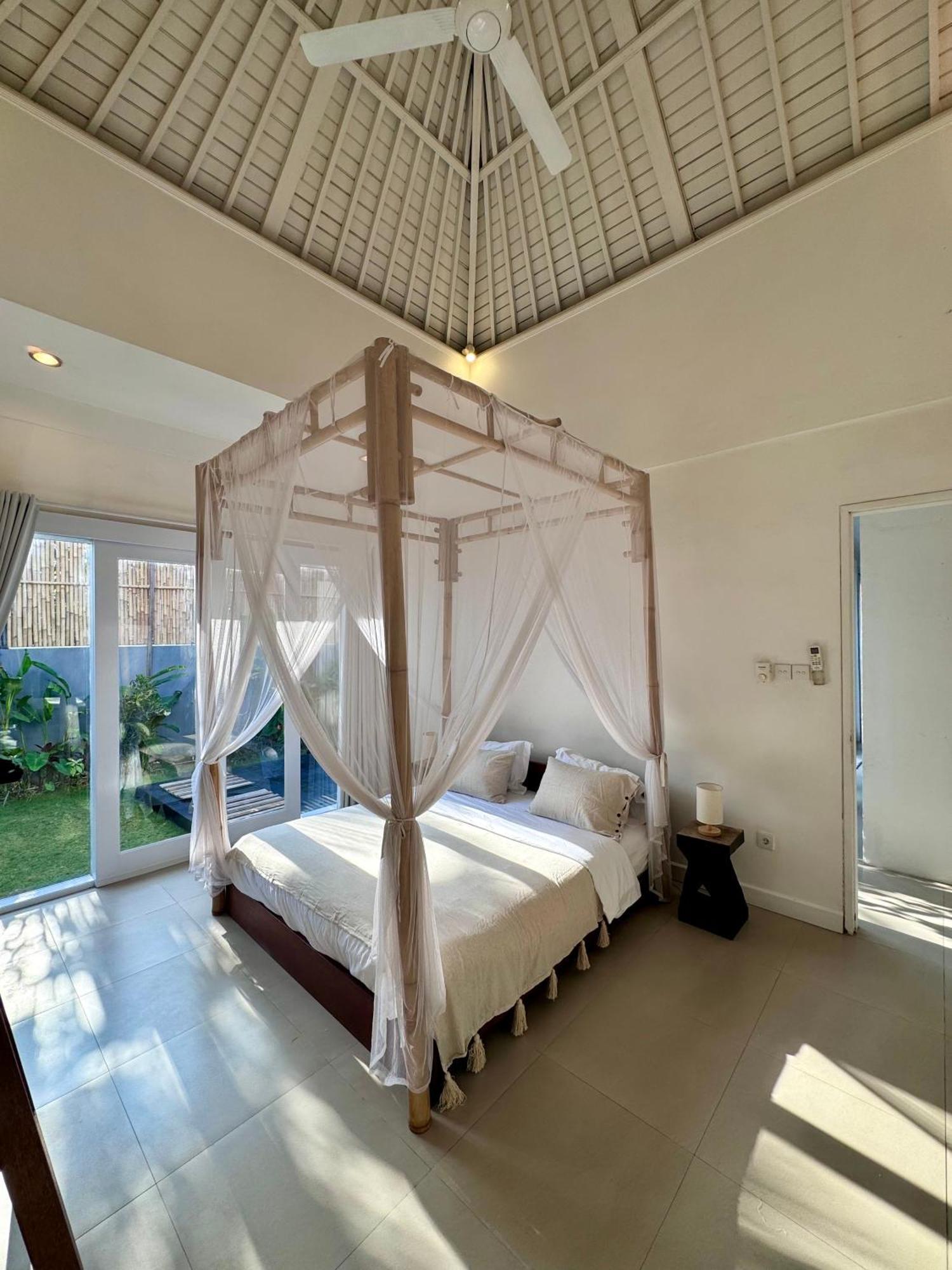 Canggu Central Hostel Bagian luar foto